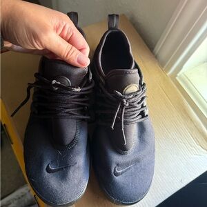black Nike Women’s Prestos